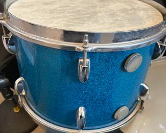 Gretsch snare drum with bag.
