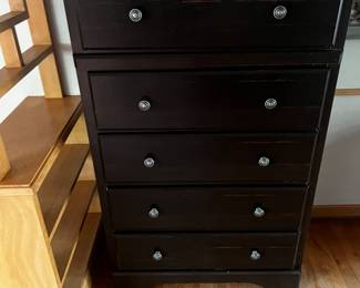 Chest of drawers 