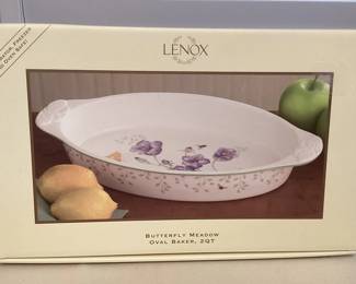 MMS175 Lenox Butterfly Meadow 2Qt. Oval Baker New