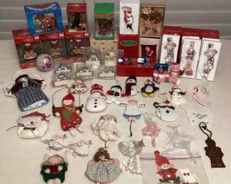 MMS220 Various Festive Christmas Ornaments 
