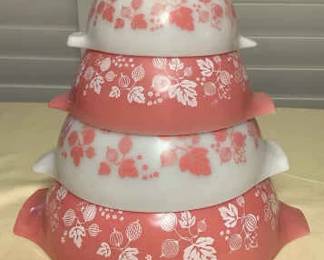 MMS165 Set Of Four Vintage Pyrex Pink & White Gooseberry Cinderella Nesting Mixing Bowls