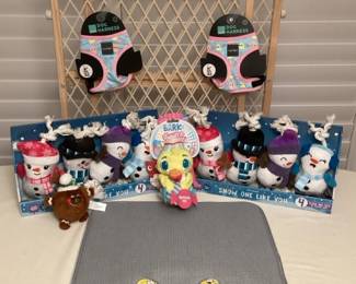MMS241 Dog Gate, Harnesses, Mat & Toys