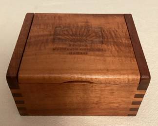MMS237 Vintage Koa Wood Kahala Mandarin Oriental Hawaii Jewelry Trinket Box