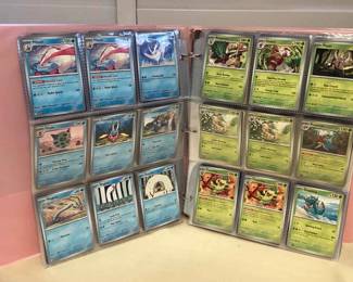 MMS114 Binder Full Of Over 700 Pokémon Trading Cards (B)