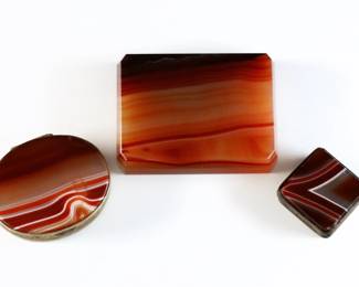 Three 19th century Victorian Period Agate items. Includes a hinged metal snuff box and pill box with Agate inserts, and a shaped Agate paperweight. Minor wear to agate and patina. Up to 3" long.