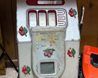 Vintage Mills Novelty Company Black Cherry slot machine