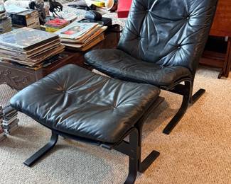 Another look at the black leather Ingmar Relling Siesta Chairs