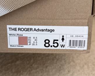 Box from Roger tennis shoes, size 8.5