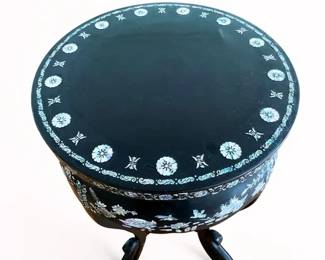 Lot 22: Top of Asian Black Lacquer Mother-of-Pearl Pedestal Stand
Height 31.5 x Diameter 21 inches.
Table Top Diameter: 15.5 inches.