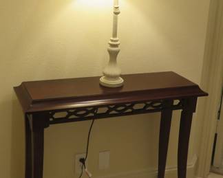 Accent table