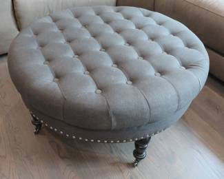 Round ottoman