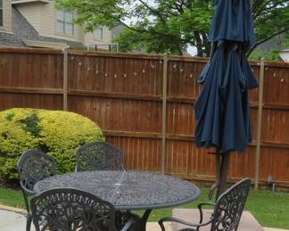 Hanamint Tuscany 48" table with 4 chairs, Treasure Garden cantilever umbrella with base