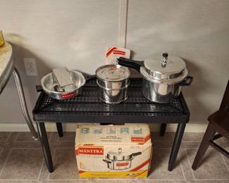 Manttra Pressure Cooker Set New!
