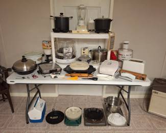Great Variety of Kitchen Appliances! Excellent Condition!