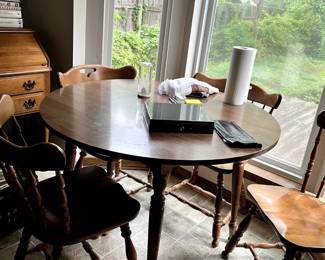 Breakfast table and 4 chairs -