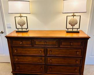 Nothing like a great pair of big lamps.