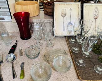 Wow, what fascinating artwork of utensils.