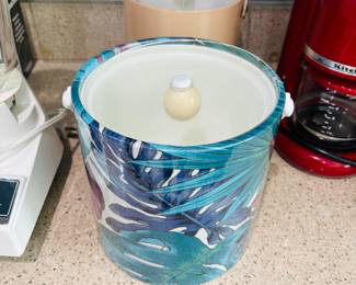 Can you ever have too many ice buckets? One for each guest sounds fine.