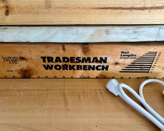 Comes with a nail ruler. Nice!!