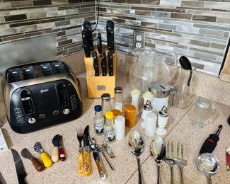 See the cute little Corona bottles. I prefer the adult size myself.