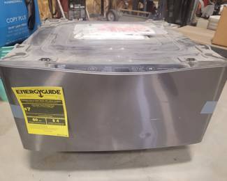 Kenmore pedestal clothes washer. Never used.