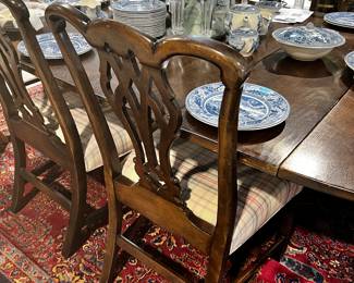 Dining Chairs (6)
Area Carpet Vintage / Good app 8 x 10