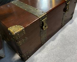 Large Asian Style Chest / excellent hardware
Tray /Nice In & Out