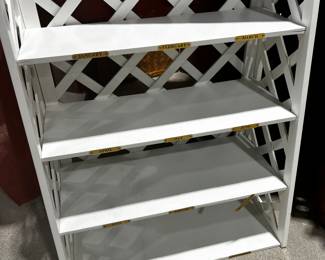 Small Shelf Garden Lattice Style