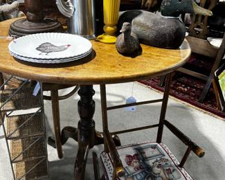 Small round vintage Table /lamp size