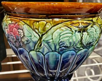 Planter majolica type