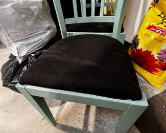 (4) matching painted wood Chairs Vintage