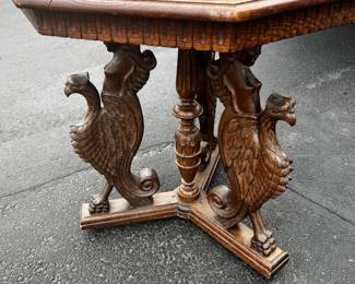 German Antique Table / Berlin figural
1st time on the market