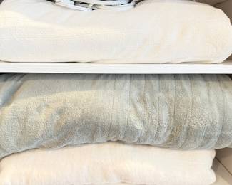 Lots Queen/King Bedding