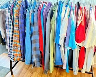 Many Name Brand Clothing Pieces / large
Pendleton Shirts /Lasies + Patagonia Shirt