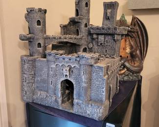 VINTAGE (1988) Stainmaster Dungeons and Dragons Plaster CASTLE.