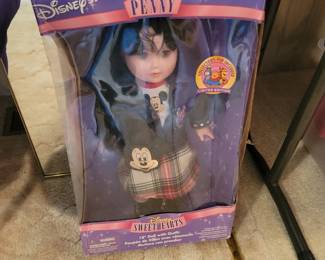 Disney Store Sweethearts PENNY Limited Edition 18” Doll With Outfit 