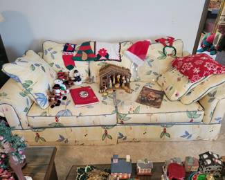 Sofa in Excellent condition!