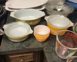 Vintage Pyrex. 