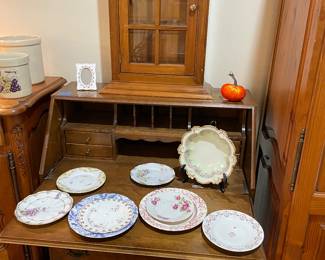 ethan Allen drop front desk