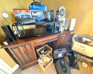 Solid wood desk with drawers