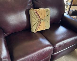 Electric, reclining loveseat