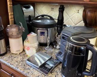 Insta pot/pressure cooker, hot water, tea kettle