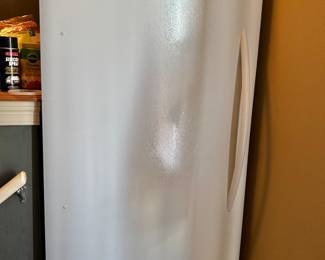 Kenmore Refrigerator: Model FKCH17F7HWC