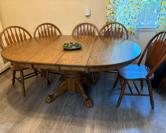 Table, 2 leaves and 6 chairs