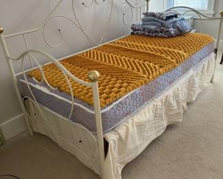 Day bed