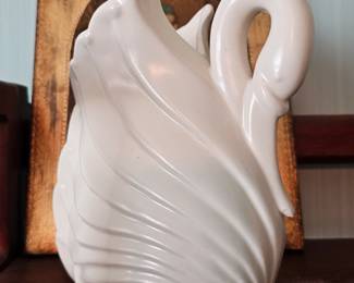 Lenox swan