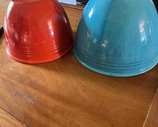 Vintage Red orange fiesta bowl 
Vintage fiesta turquoise mixing bowl 
