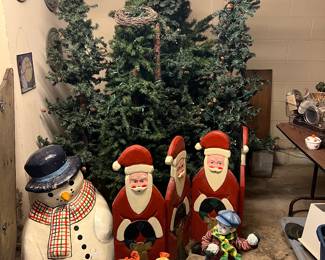 Santa fire screen
Tree Forrest
Large snowman