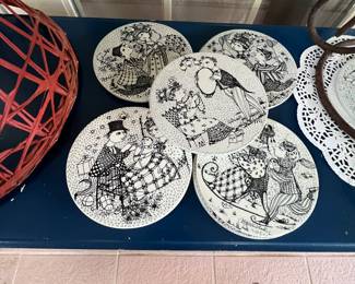 Porcelain days of the month plaques