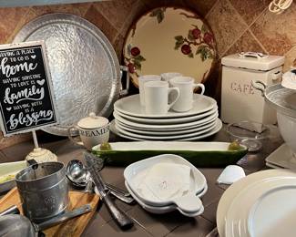 Franciscan apple platter 